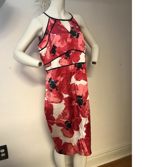 Le Chateau White Black Red Bodycon Formal cocktail dress stretchy satin floral - Picture 1 of 5